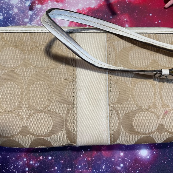 Coach wristlet - Picture 2 of 4
